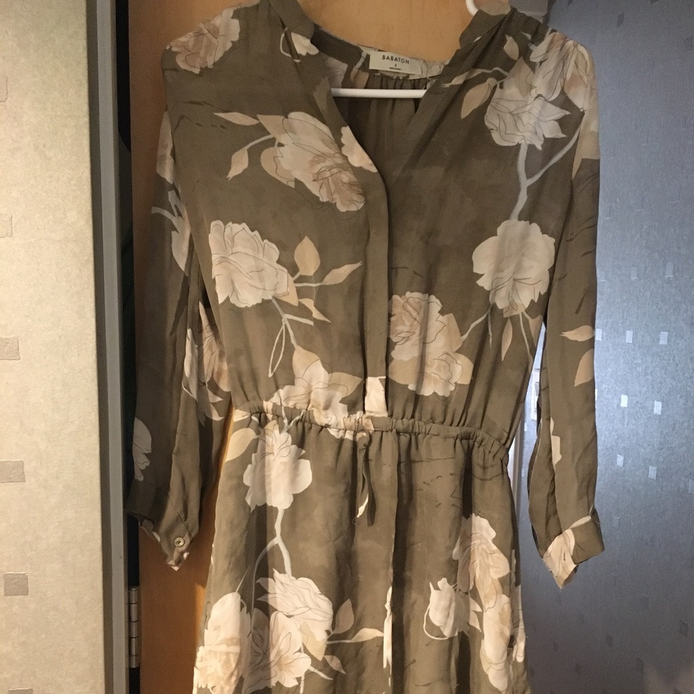 Aritzia dress size small